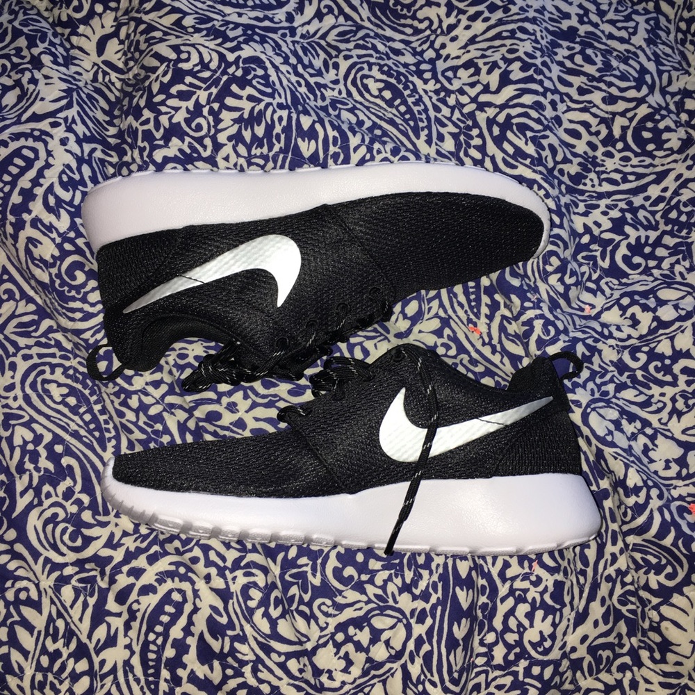 Nike roshe one shoes